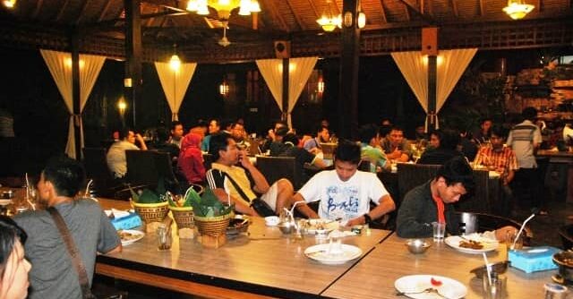 Tempat Makan Enak di Palembang