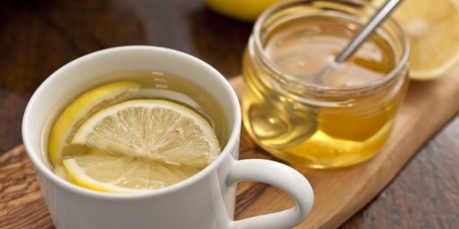 Manfaat Minum Air Lemon Campur Madu