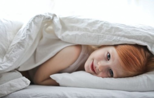 6 Kiat Melatih Anak agar Berani Tidur Sendiri, Sabar dan Konsisten, ya