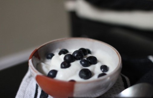 Makan Yoghurt Bisa Turunkan Risiko Hipertensi? Ini Faktanya!
